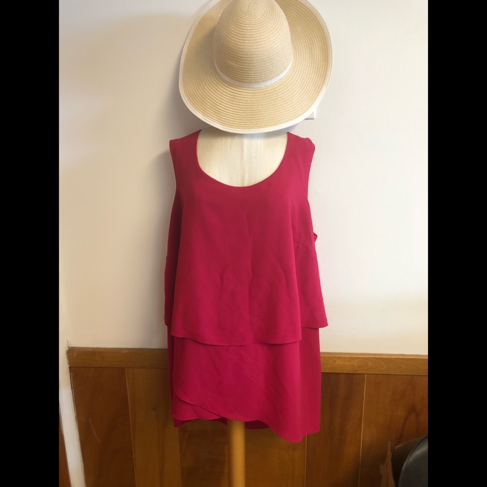 Bisou Bisou fushia sleeveless top 2X ruffled excellent Preowned condition.